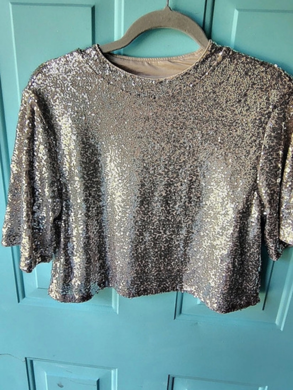 Ladies Sequin Top in Silver Size Small Like New